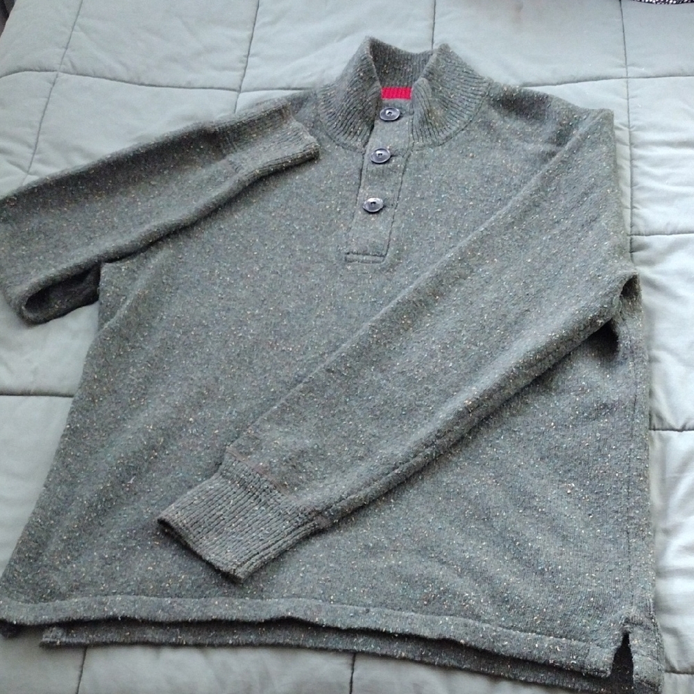 Green Crewneck Sweater with Ribbed Cuffs